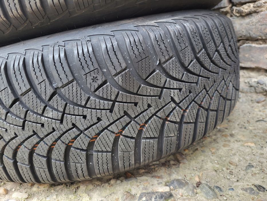 4 бр зимни 205/60/16 Goodyear