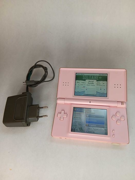Nintendo DS lite roz, plus joc Solitaire inclus, Vechi De colectie