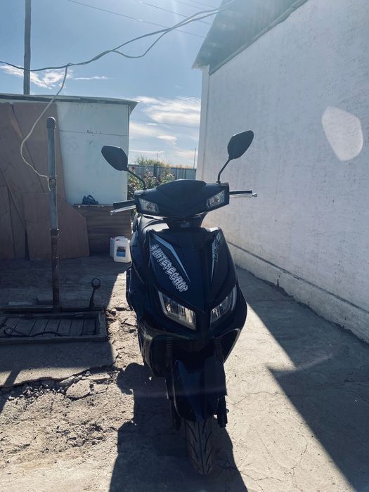 Продается мопед,скутер марки м8