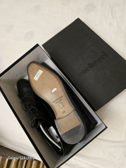 Pantofi piele originali Cacharel