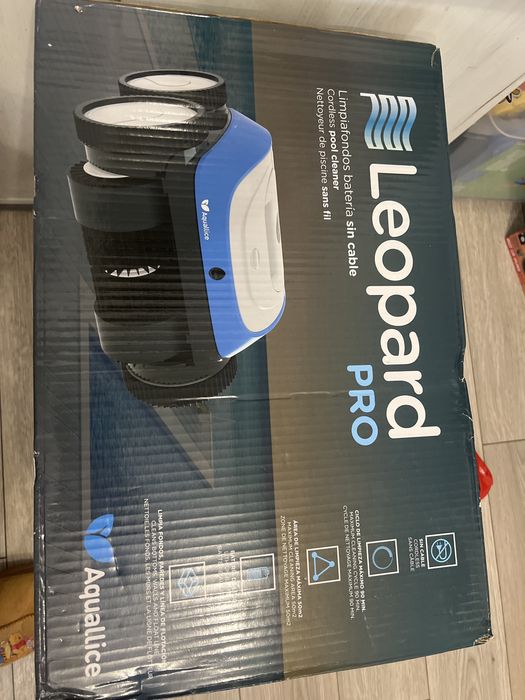 Robot de curatare a piscinei NOU