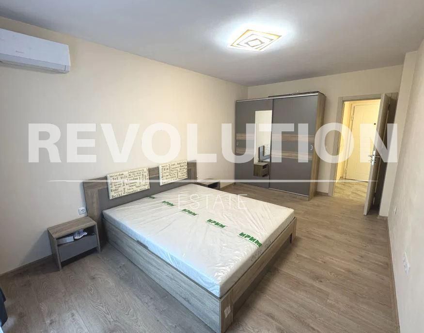 Дава се под наем Тристаен апартамент в Варна, Младост 1 - 95 кв.м за 750 € - Снимка #1