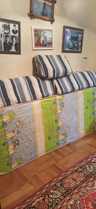 Продам кровать с тумбочкой