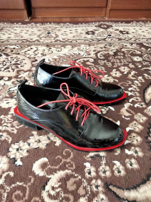 Продам женские туфли Novo Passo. Одевала один раз. Размер 37.