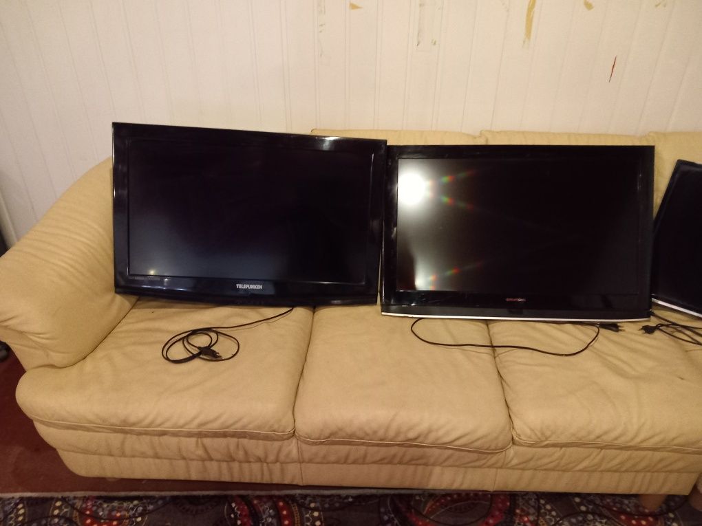 Vând 4 televizoare în stare buna