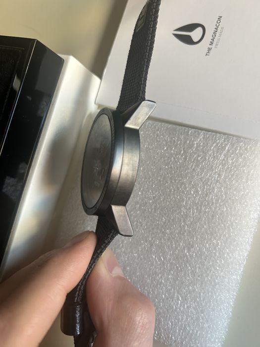 Часовник Nixon Magnacon 2 minutes to midnight