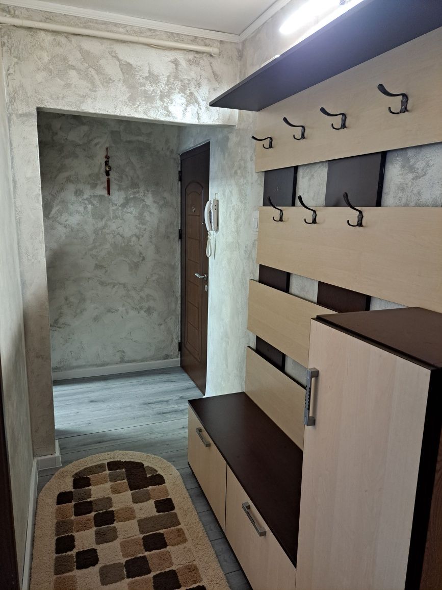 Apartament 3 camere, 52 mp,zona Milcov