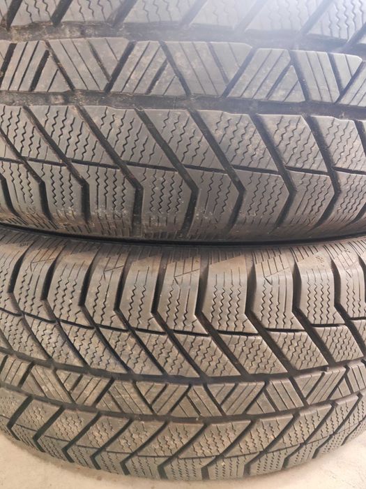 2бр.зимни гуми 235/65/17 Platin