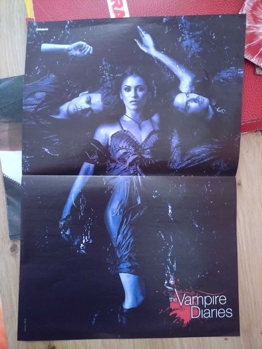 дневниците на вампира плакат нов