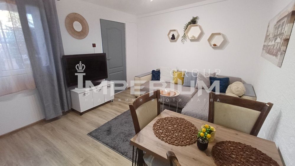 Двустаен обзавден апартамент под наем в района на жк. Трошево, гр. Ва