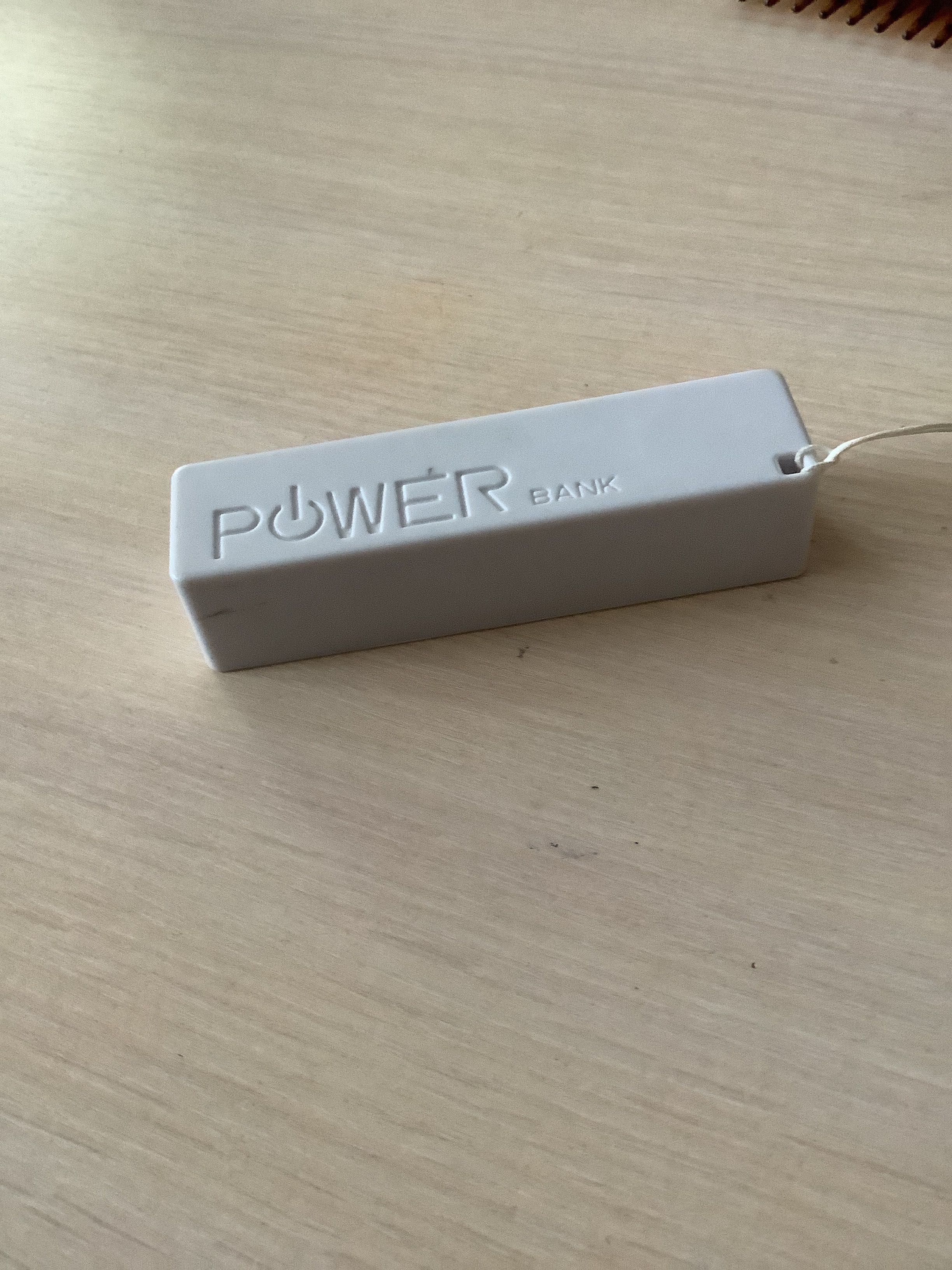 Powerbank    Белого и чёрного цвета