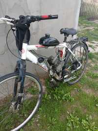 Vand bicicleta cu motor