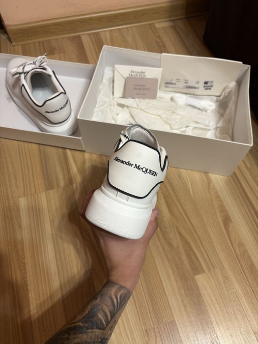 Alexander McQueen 42