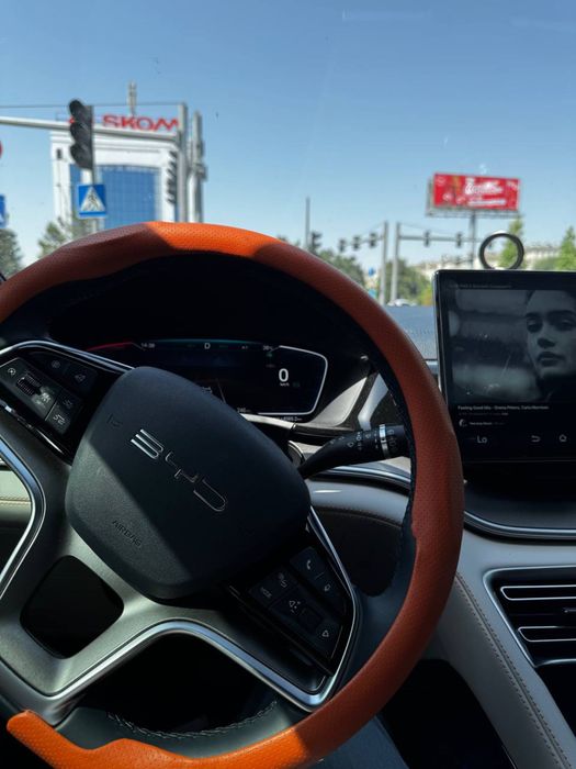 Chexol sotiladi. Oladiganla tel qilila iltimos