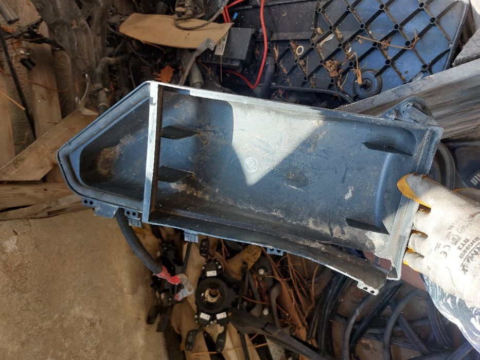 Капак филтър кутия Бмв е60 520д 177кс е61 bmw e60 e61 520d n47