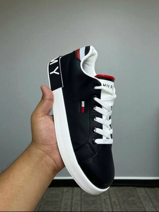 Tommy Hilfiger: erkaklar kedasi, krasovka