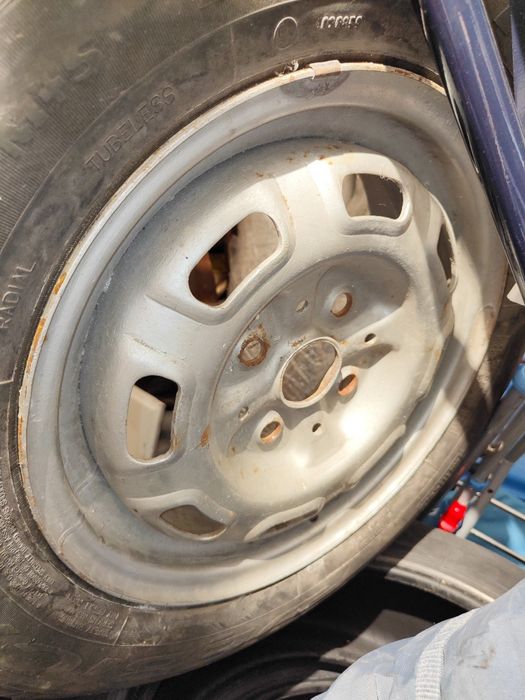 3 ед. гуми. Сава Sava  175/65/14" , Пирели ,Pirelli 225/50/17", Дебика