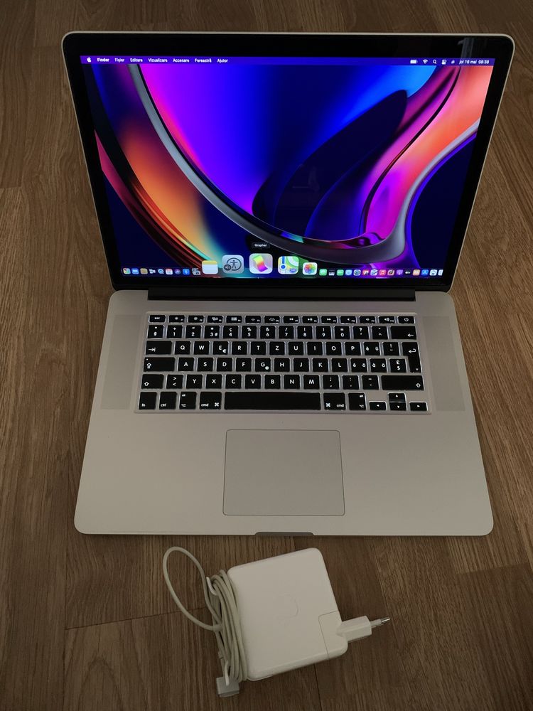 MacBook Pro Slim intel core i7,Tastatura luminata,8gb ram,SSD 128gb