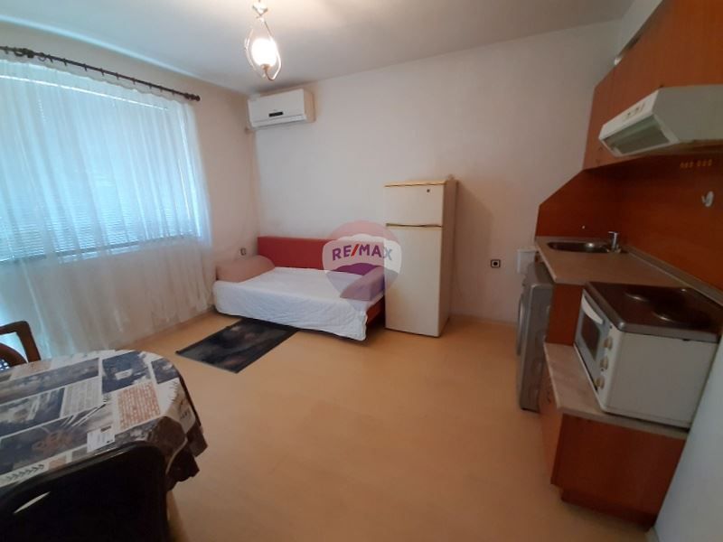 Дава се под наем Двустаен апартамент в Варна, Операта - 48 кв.м за 306 € - Снимка #3