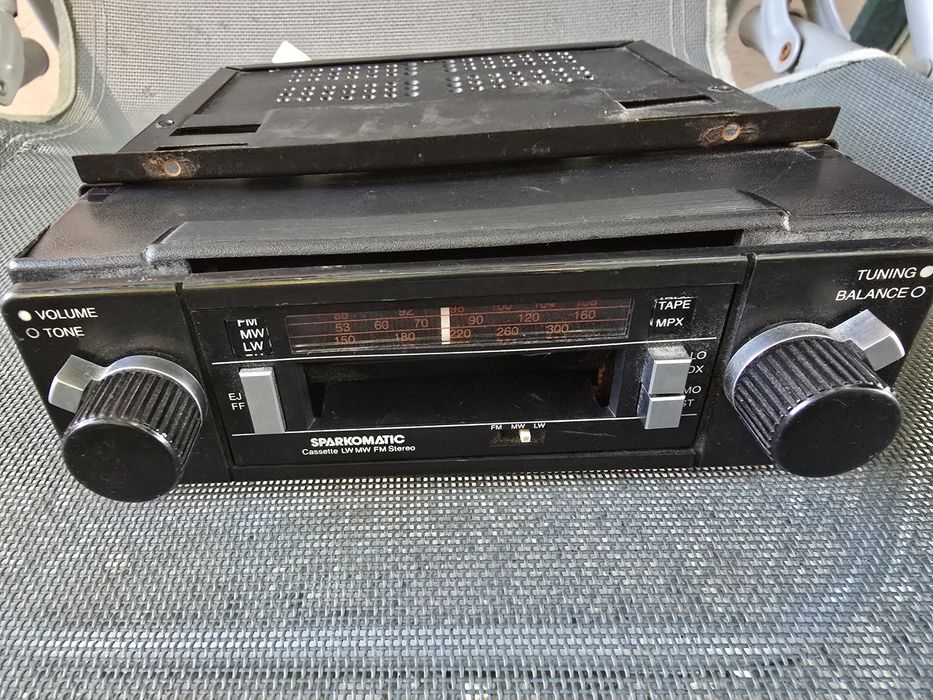 Vintage aparat de radio auto