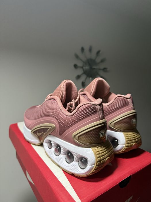 Nike Air Max DN Pink