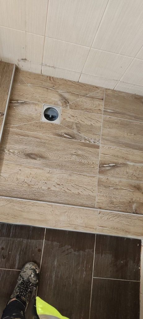 Execut lucrări de finisaje interior