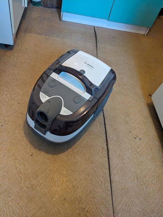 Aspirator Bosch cu functie de spalare