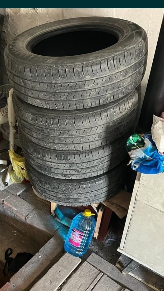 Продам летнюю резину KUMHO r16