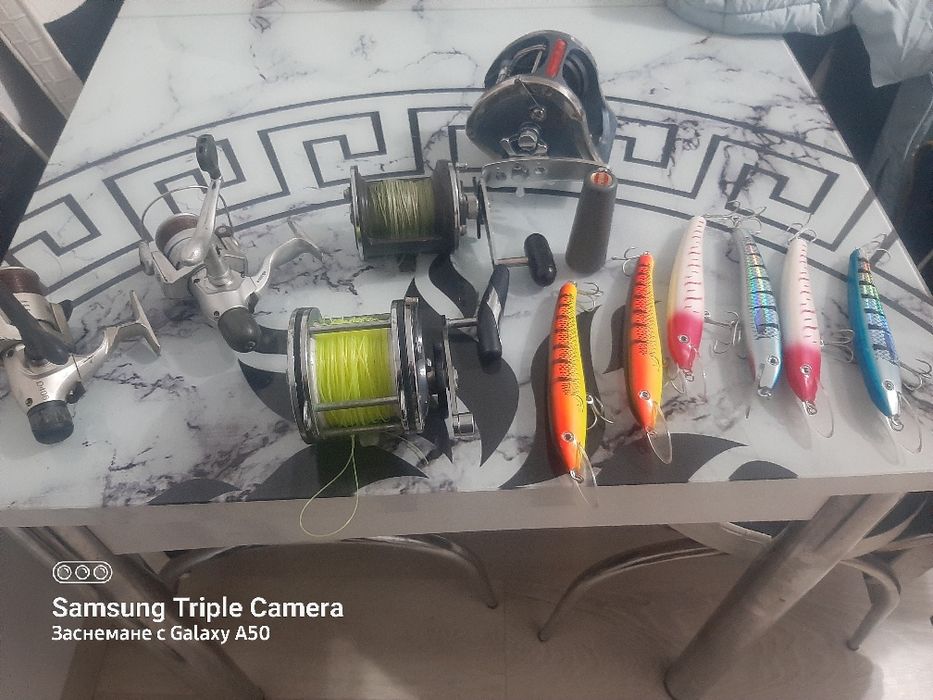 Продавам спининг и тролинг въдици мултипликатори и воблери