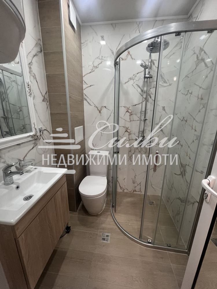 Тристаен ТУХЛЕН апартамент НОВО СТРОИТЕЛСТВО под наем - кв.Пазара !!