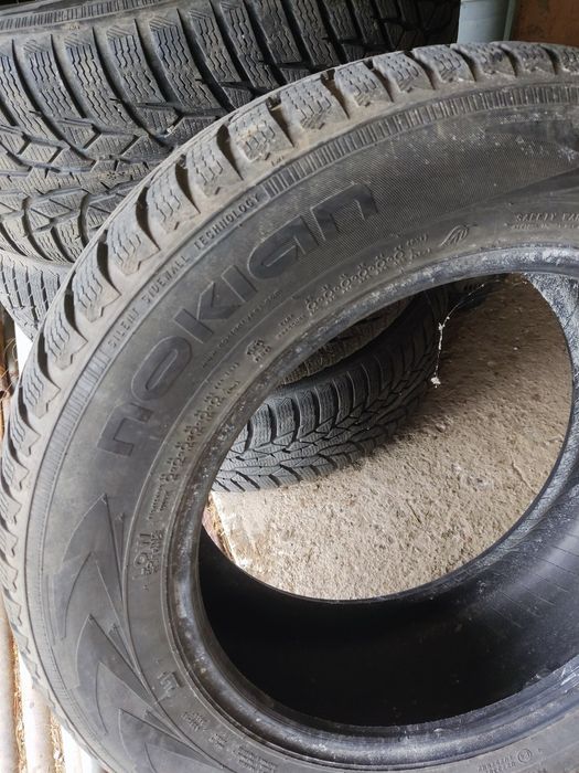 4 зимни гуми Nokian 215/60 R16