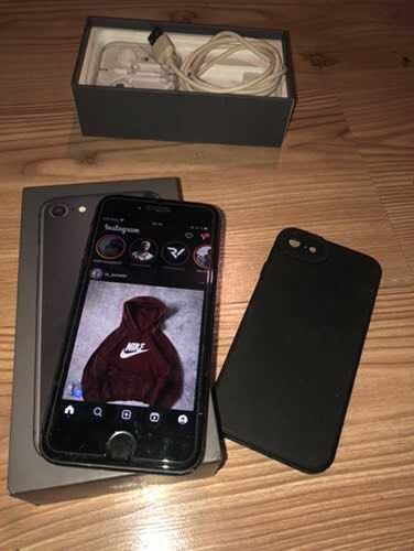 Iphone 8 full box