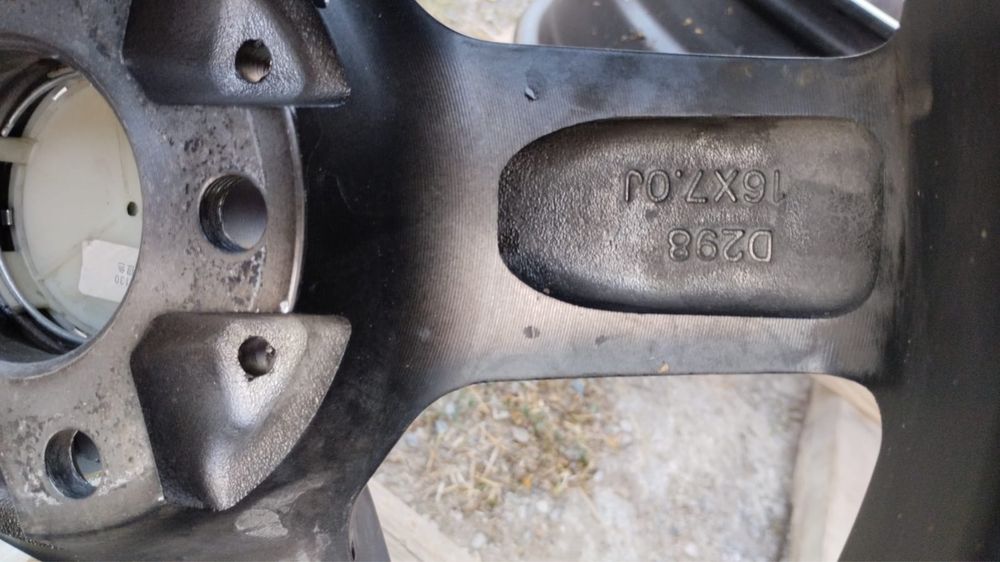 Продам диски r16 в отличном состоянии не вариные не кривые