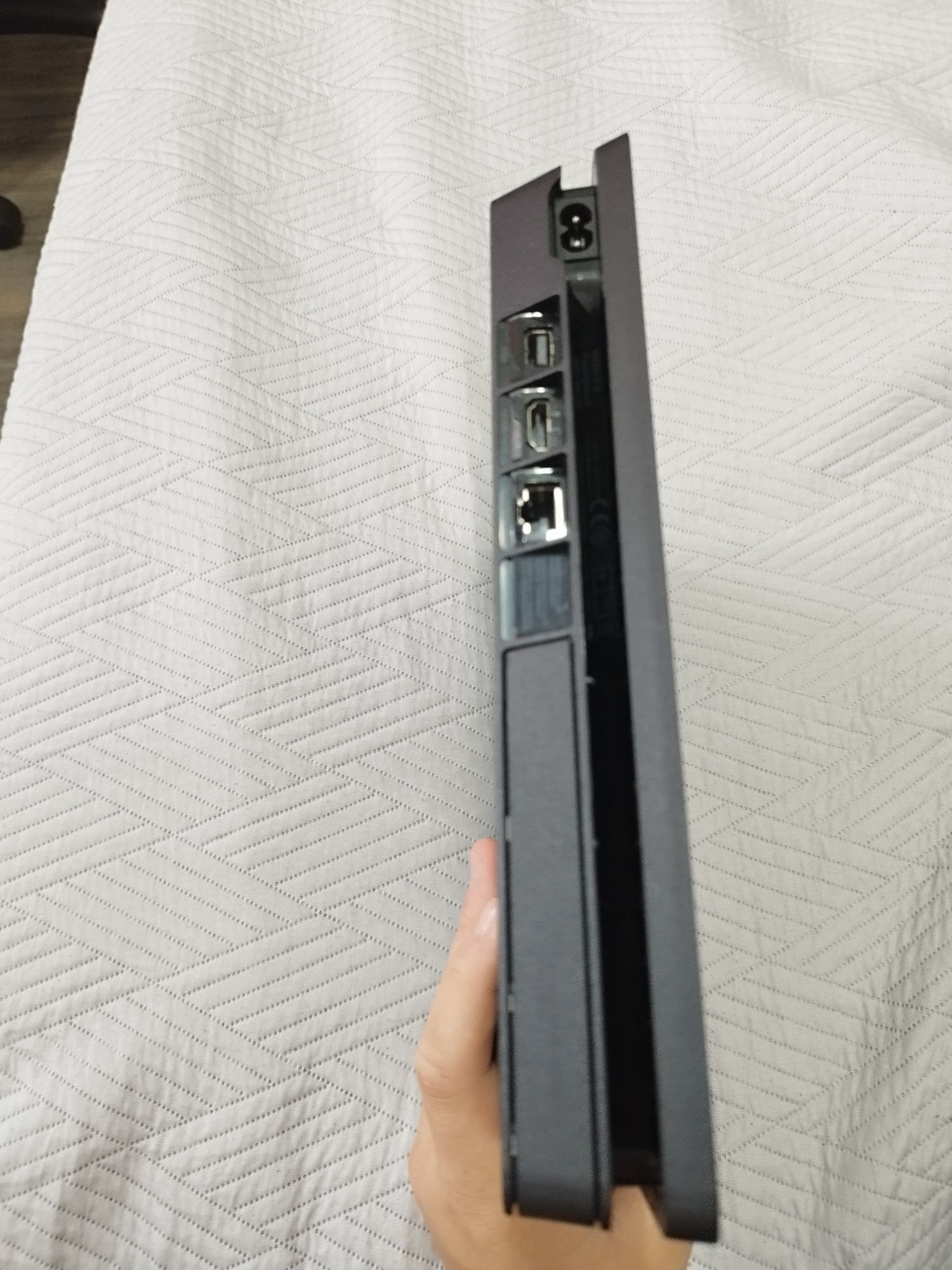 Vând ps 4 slim 500gb