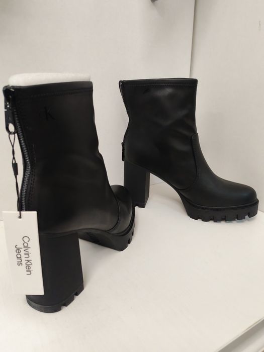 Боти Calvin klein нови