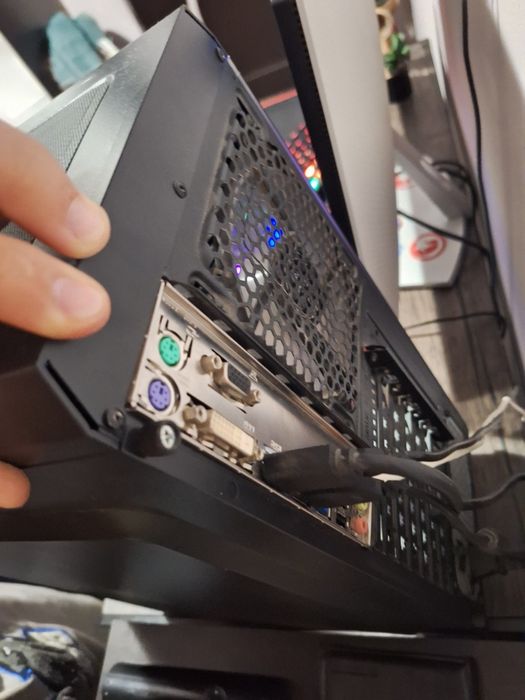 Vând calculator gaming