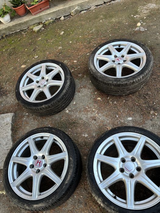 Vând Jante 225/40/R18 cu anvelope vara noi