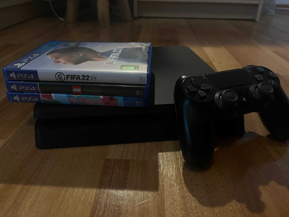 PS 4 cu 1 controller si 3 jocuri originale