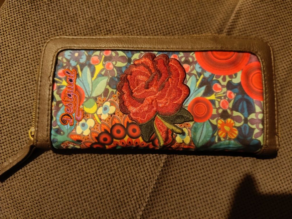 Desigual оригинално портмоне-35 лв