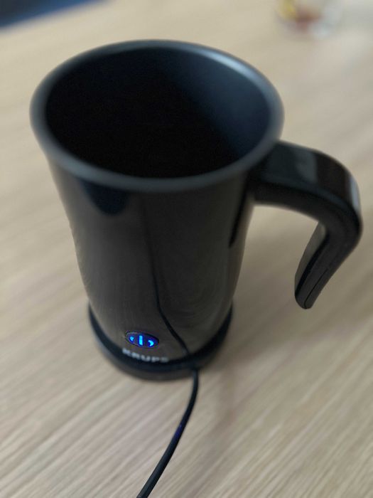 Aparat spumat laptele Krups XL100, Invelis antiaderent, Negru