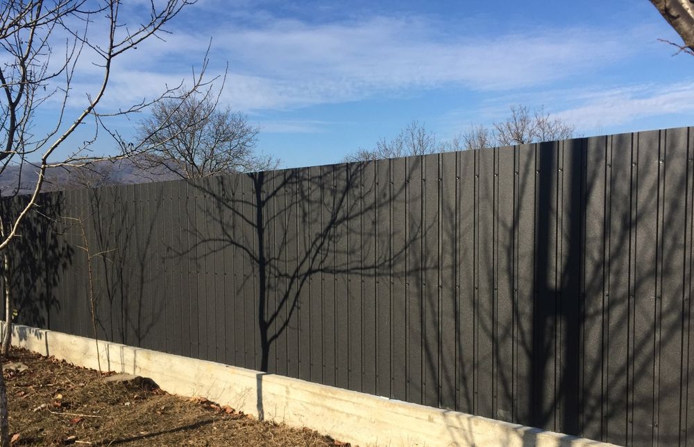 Vând garduri din placi de beton din jaluzele