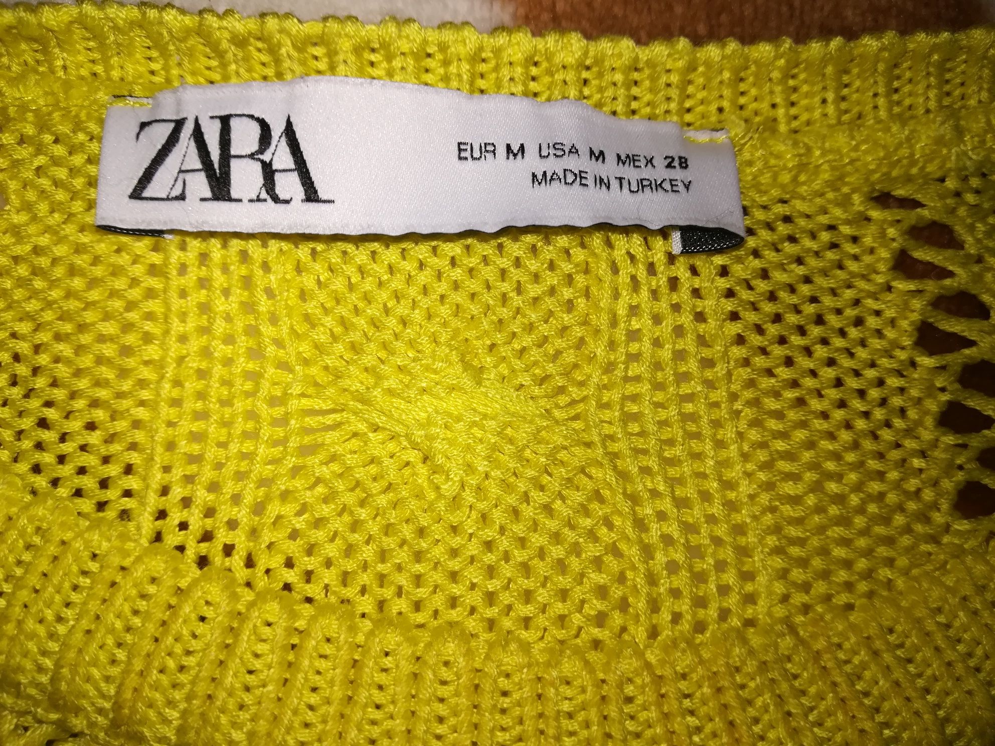 Pulover Zara mărimea M, purtat de doua ori, impecabil