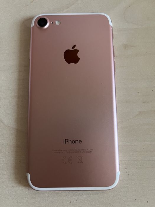 iPhone 7,rose gold,32 GB+адаптер