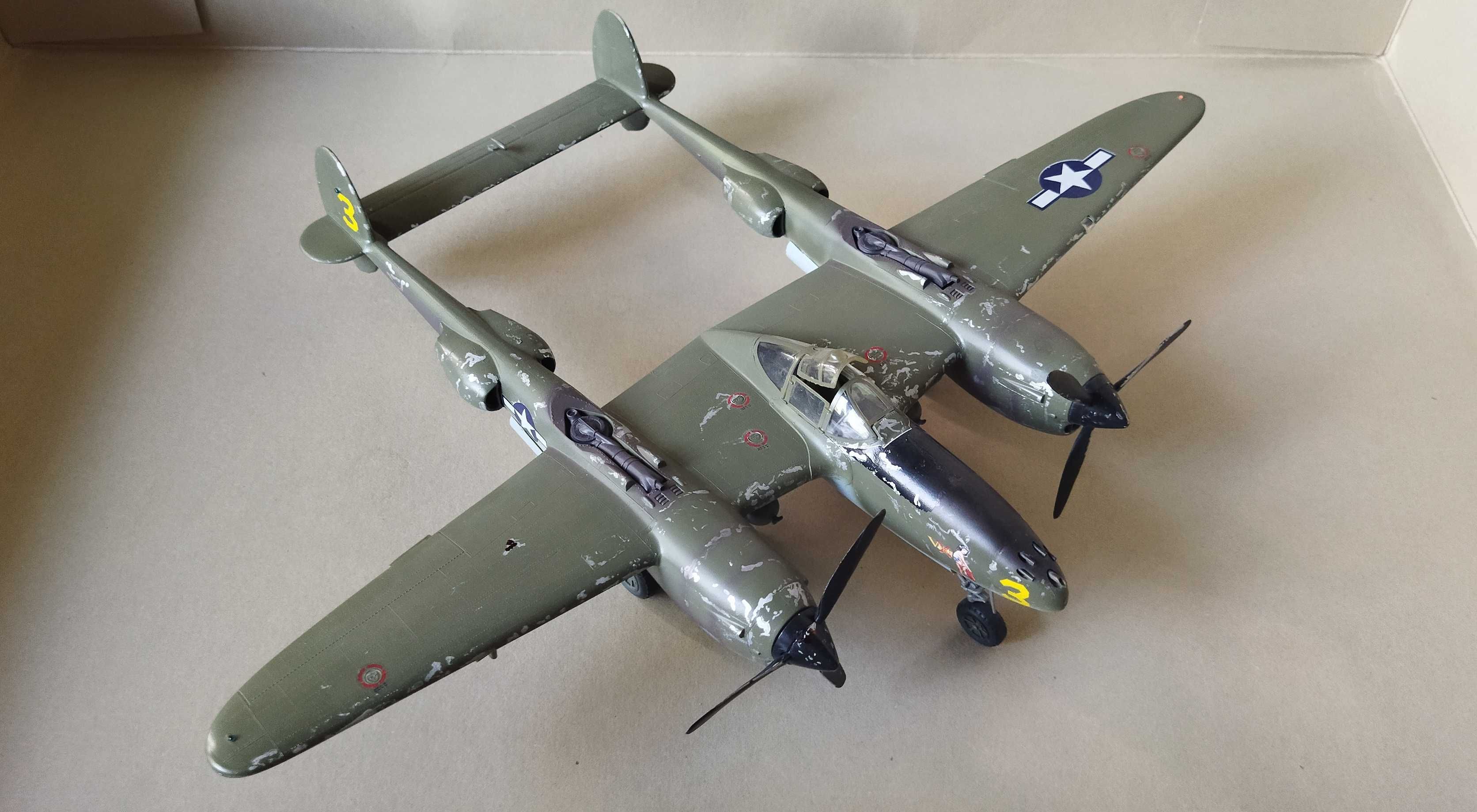 стендовая модель самолета P-38 Lightning 1/48 Hasegawa учебная