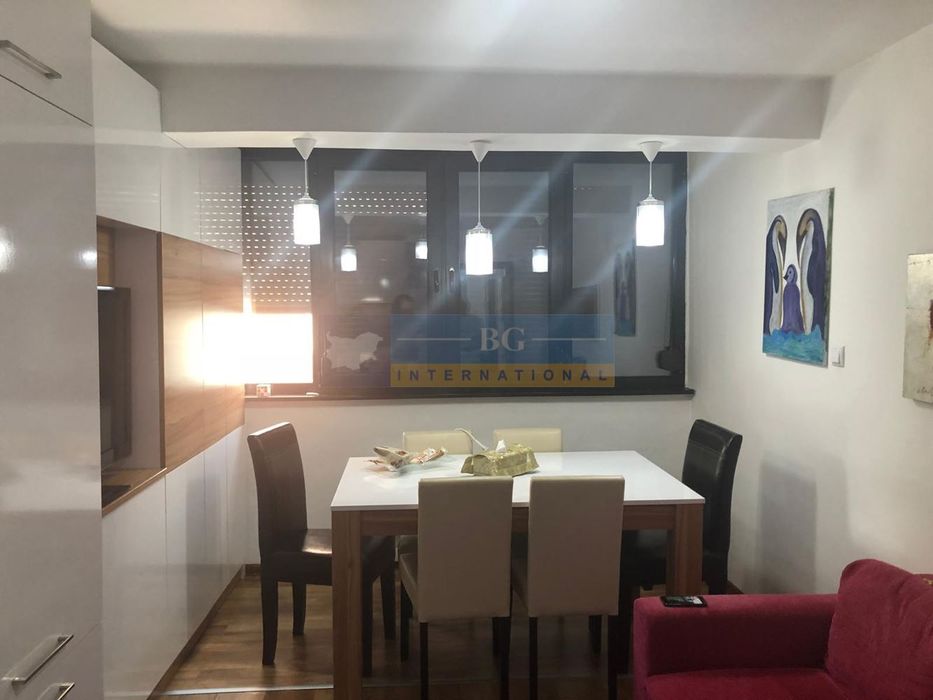 Продава се Тристаен апартамент в Бургас, Възраждане - 90 кв.м за 2222 €/кв.м - Снимка #1