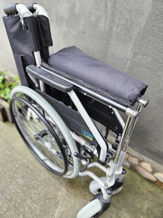 Scaun cu rotile nefolosit