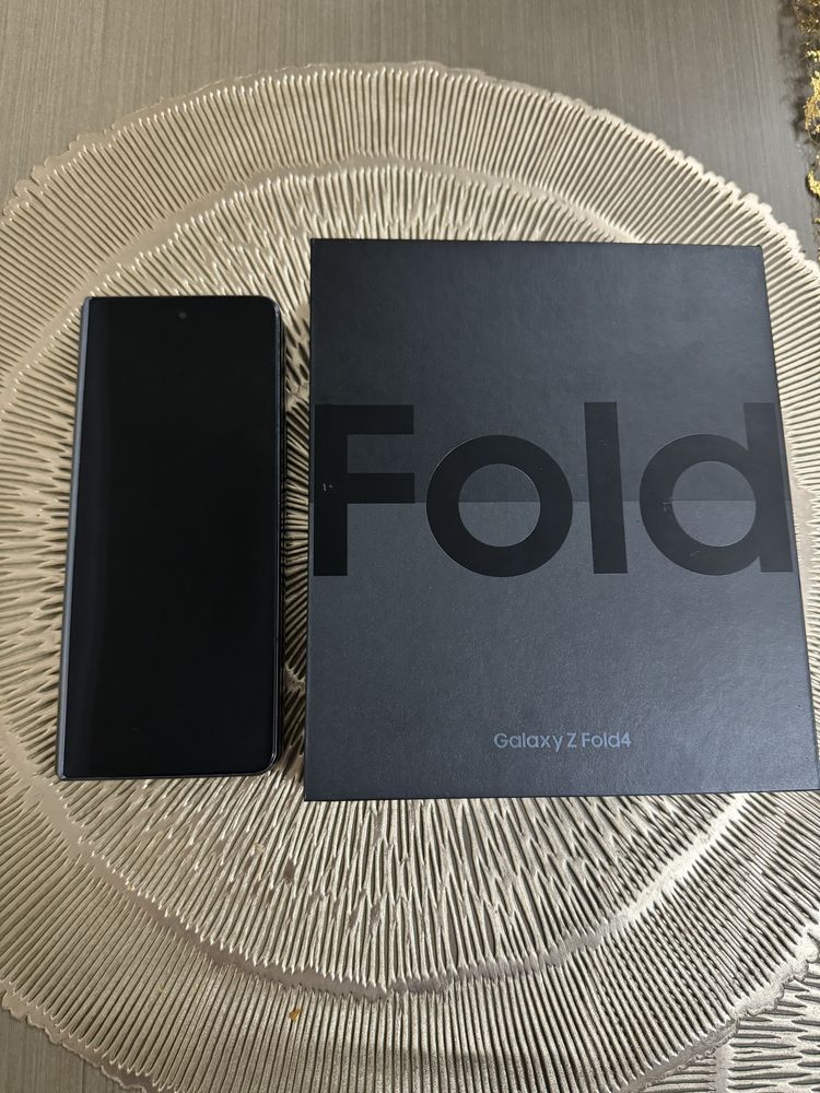 Samsung Galaxy Z Fold4 & casti Galaxy Buds Pro