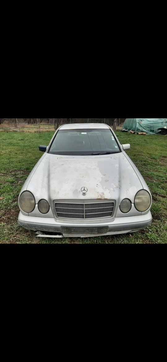 Преден капак Мерцедес Mercedes W210