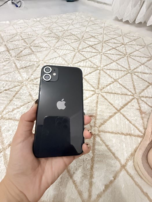 Продам айфон 11 в идеальном состоянии