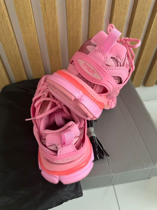 Vand Balenciaga Track roz